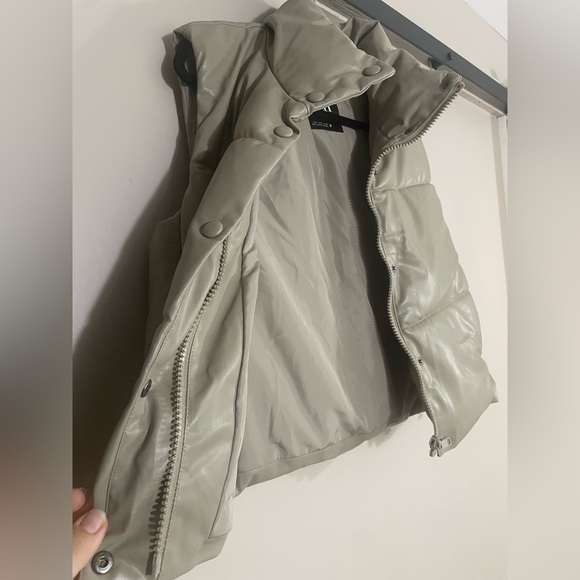 ZARA vegan leather puffer Vest, sz S - Picture 5 of 7